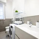 Guesthost - In One Apartman *