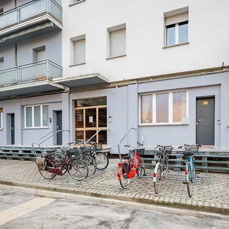 Apartment Guesthost - In One Parma