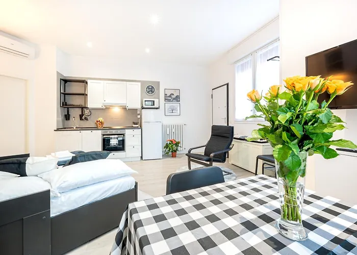 Guesthost - In One Apartment